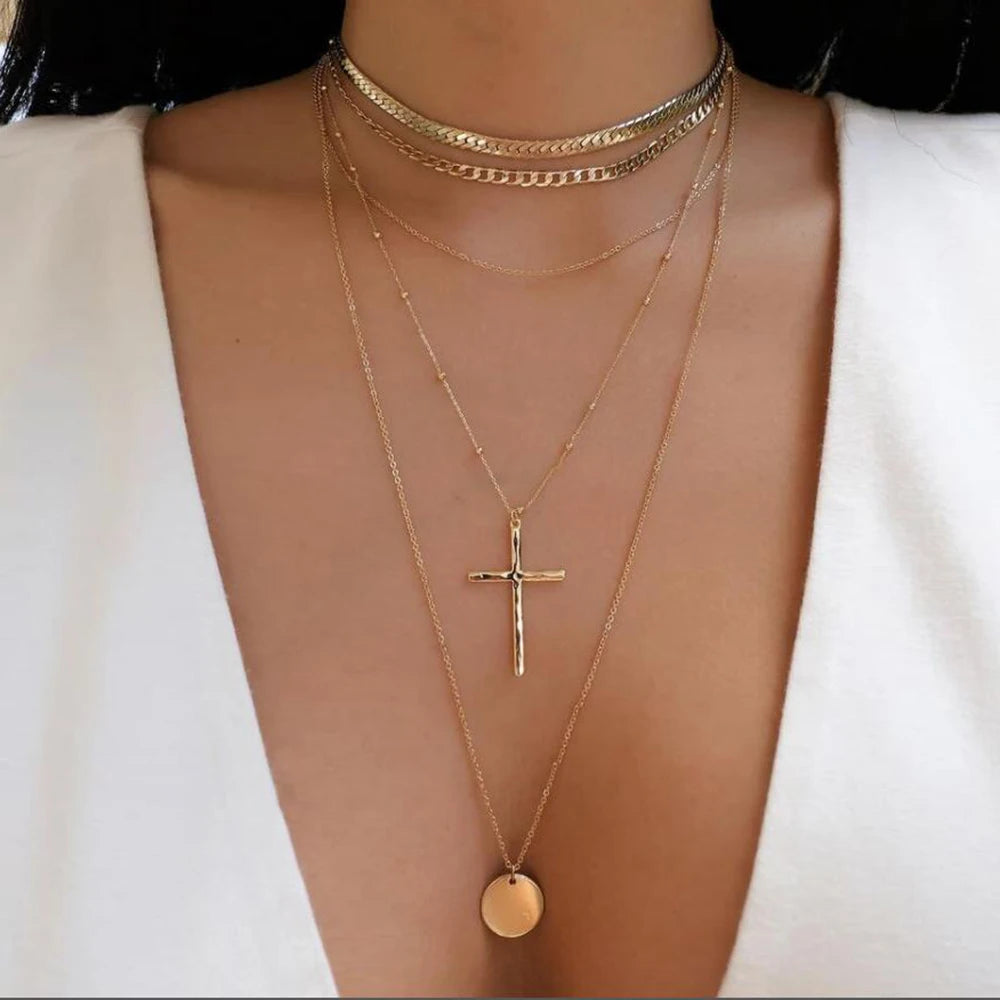 Collar Multicapa con Cristales – Alma Atrevida