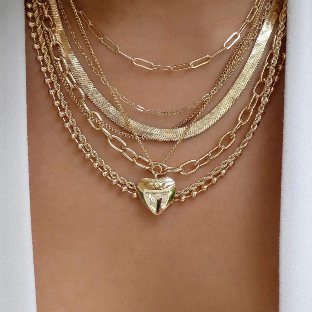 Collar Multicapa con Cristales – Alma Atrevida