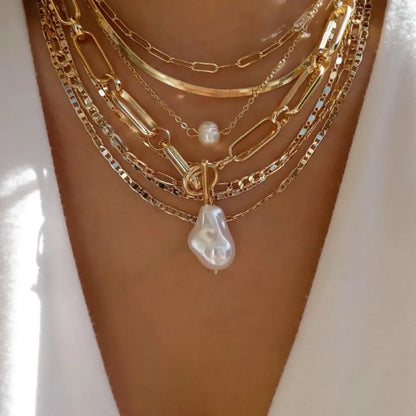 Collar Multicapa con Cristales – Alma Atrevida