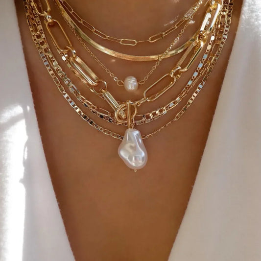Collar Multicapa con Cristales – Alma Atrevida