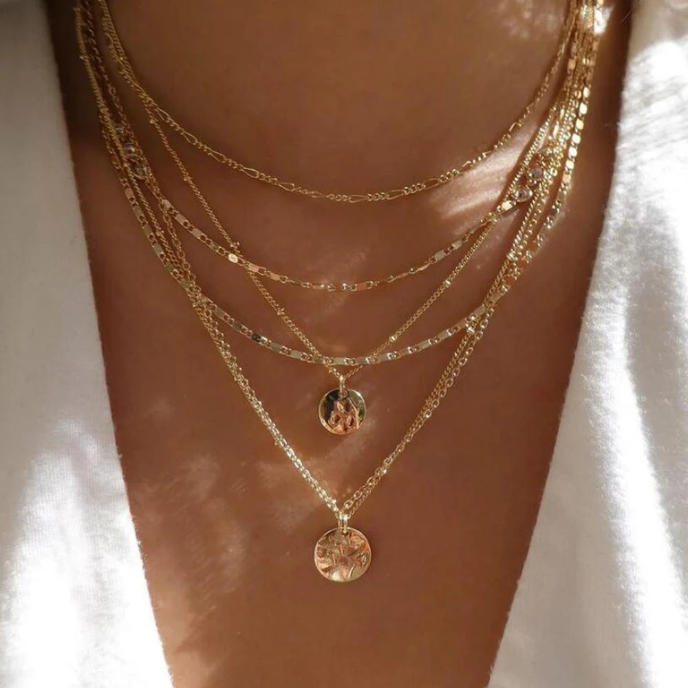 Collar Multicapa con Cristales – Alma Atrevida