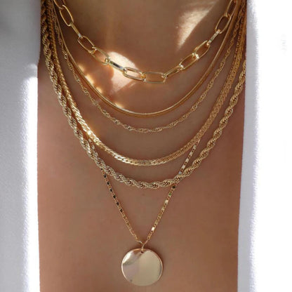 Collar Multicapa con Cristales – Alma Atrevida