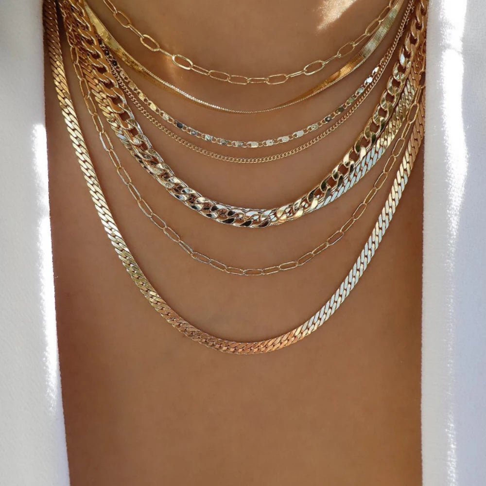 Collar Multicapa con Cristales – Alma Atrevida