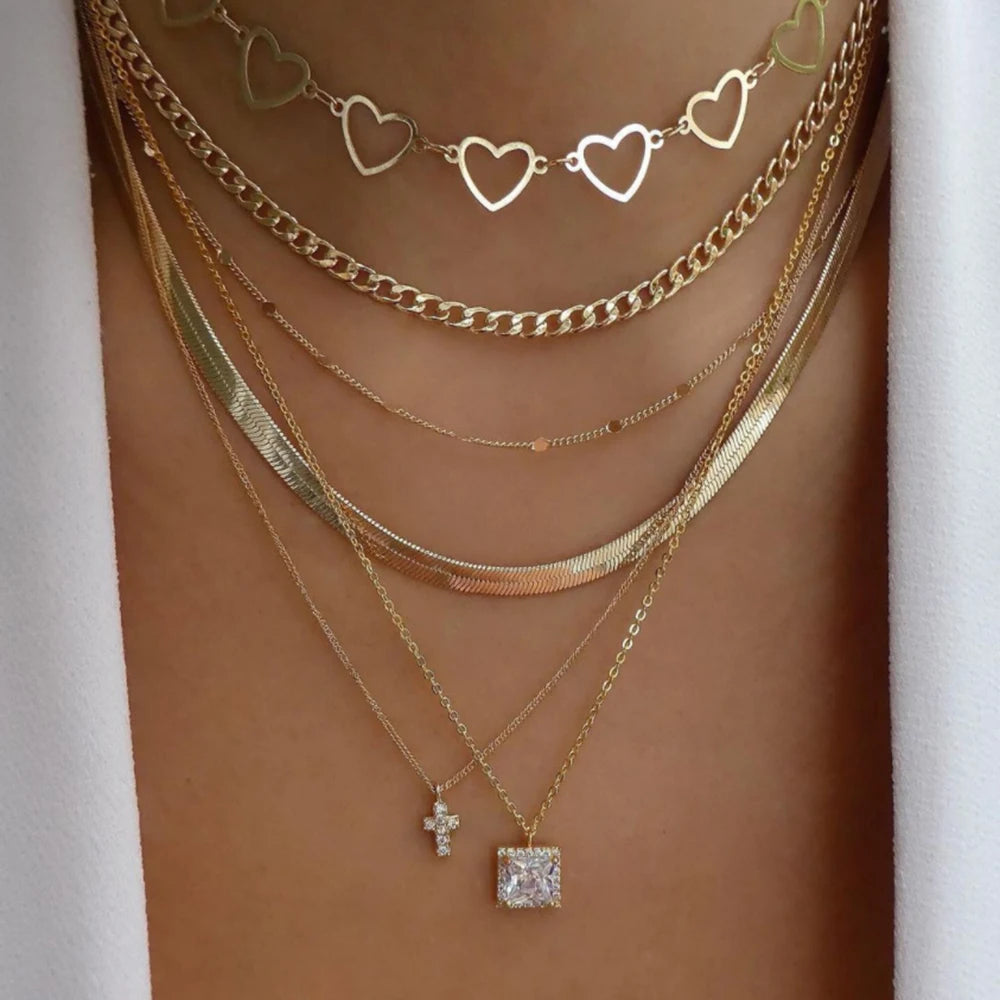 Collar Multicapa con Cristales – Alma Atrevida