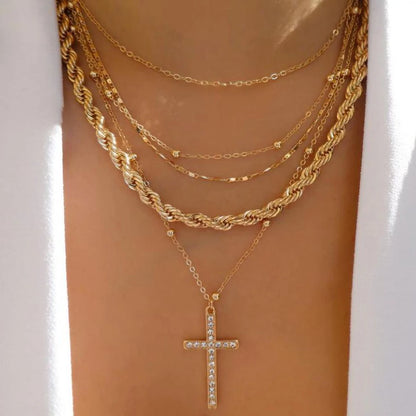 Collar Multicapa con Cristales – Alma Atrevida