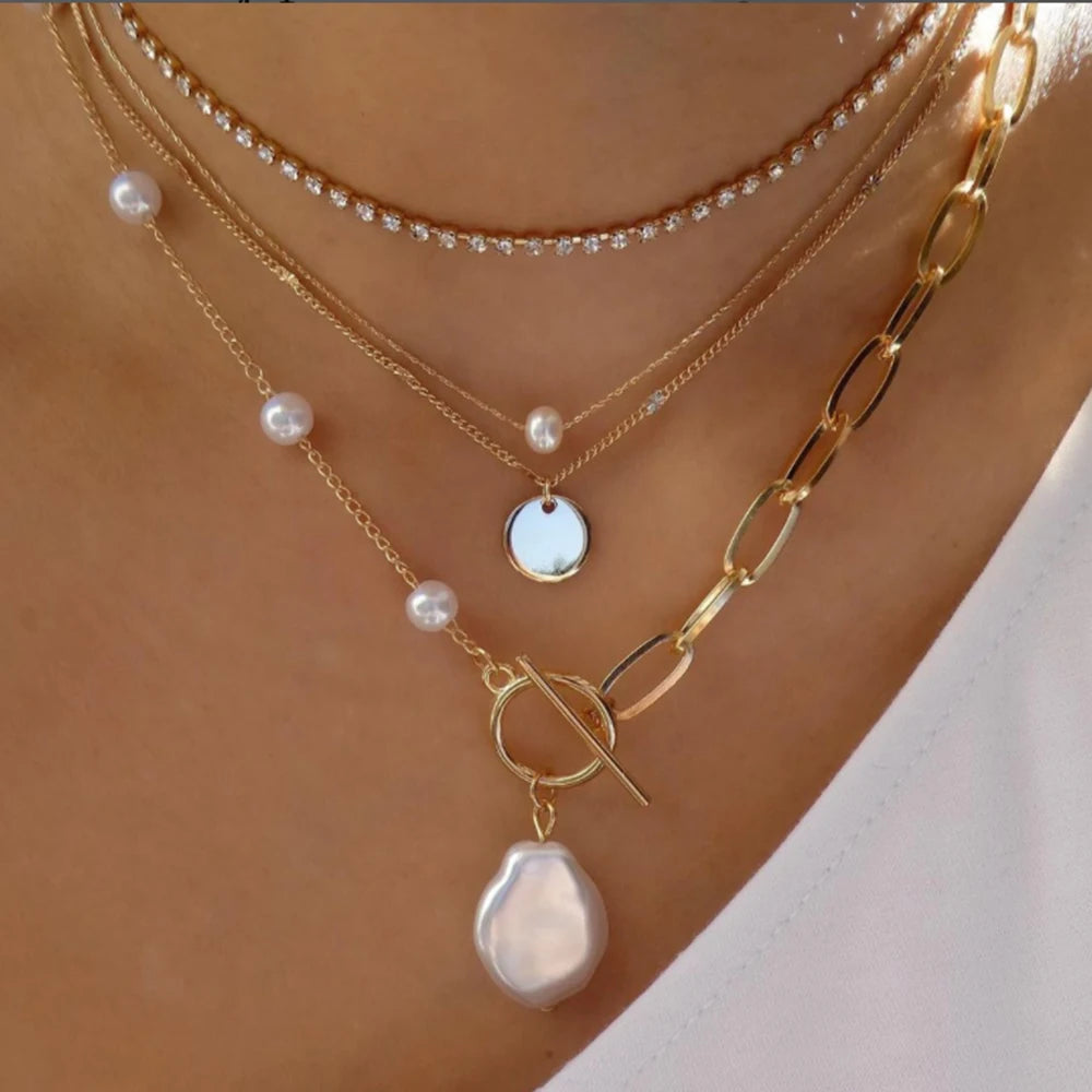 Collar Multicapa con Cristales – Alma Atrevida